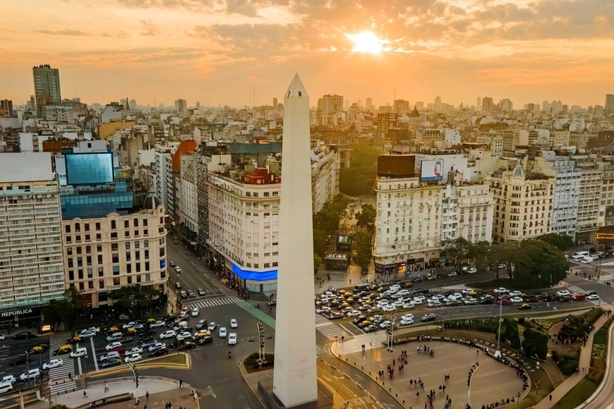 “Los eventos masivos son muy esperados por el ecosistema turístico, ya que implican un crecimiento económico de todo destino. En noviembre, la Ciudad se convirtió en un epicentro de espectáculos, ferias y shows nacionales e internacionales con una agenda en la que la música y la innovación fueron protagonistas”, aseguró Valentín Díaz Gilligan, presidente del Ente de Turismo de la ciudad de Buenos Aires.