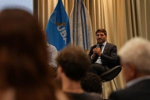 En Ciencias Económicas de la UBA, Pullaro participó de un panel sobre la Argentina productiva. Foto: Gobierno de Santa Fe