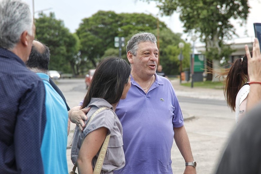 Ricardo Magdalena se abraza con socios rojinegros