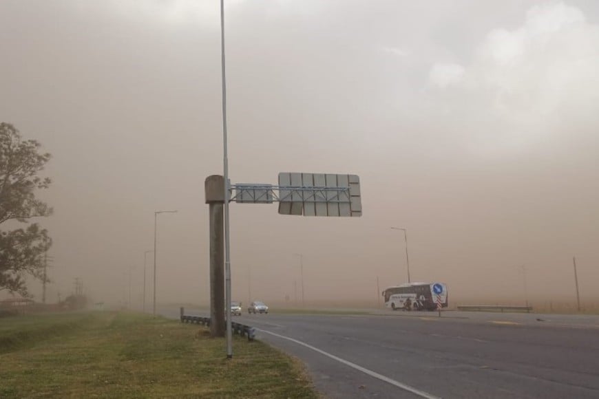 Córdoba también está en alerta vial por viento, polvo en suspensión y visibilidad reducida.