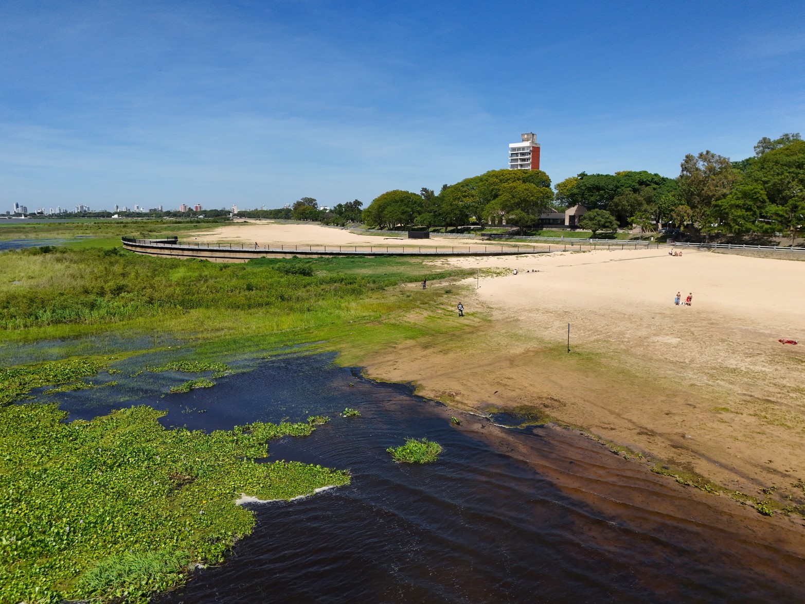 Playas Espigones Costanera Oeste. Foto: Fernando Nicola