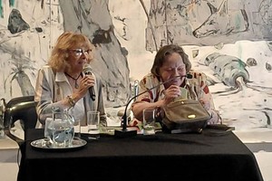 12 de octubre de 2025, Museo Sor Josefa Días y Clucellas. María Beatriz Bolsi y María Amelia Schaller durante el homenaje que se le tributó a la segunda de ellas en el marco de la reciente edición del Festival Internacional de Literatura de Santa Fe.