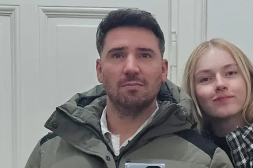 Juan Manuel con su pareja