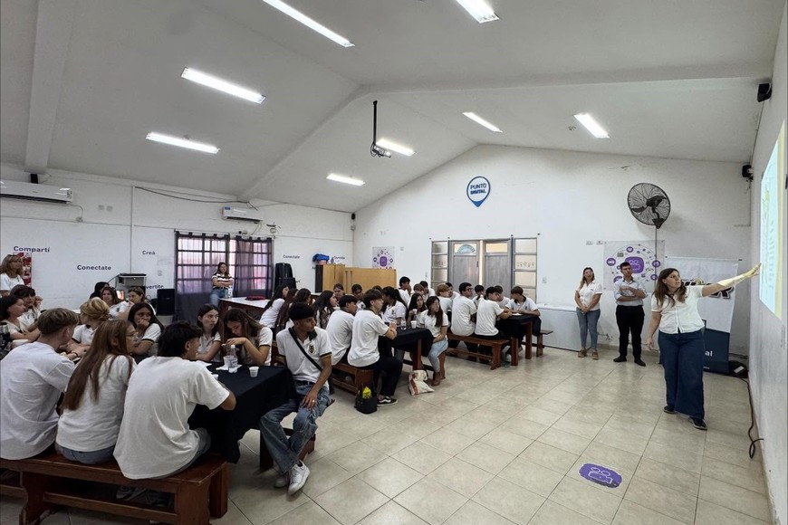 Jornada educativa en Pilar acercó a los jóvenes al funcionamiento de la comuna y del sector productivo
