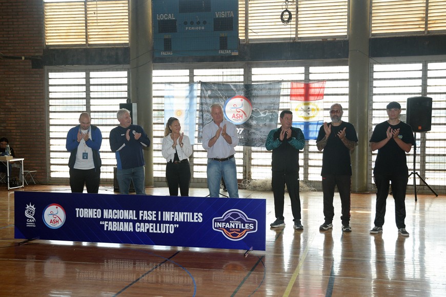 Autoridades y dirigentes inauguraron oficialmente el Torneo Nacional Infantil. Crédito: Guillermo Di Salvatore.