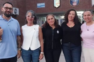 La disentantes junto al diputado Sergio "Chiqui" Rojas y la edil Ana Paula Capello.