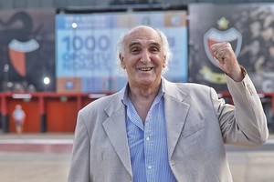 El profesor Carlos Trod, postulante a la presidencia sabalera por la lista Unidas Colonista. Tiene un pasado en el club como preparador físico del plantel superior y hace tiempo viene militando.