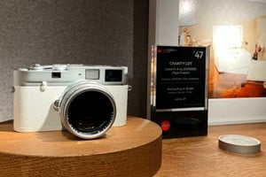 El dispositivo, un modelo mecánico de 35 mm, fue un regalo que la marca Leica