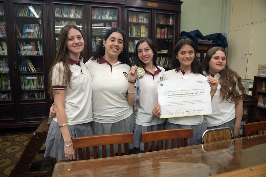 Ema Gasparotti, Magdalena Iturraspe, Judith Tenca, Rosario Bermúdez y Catalina De Biaggio son integrantes de uno de los equipos. Foto: Guillermo Di Salvatore