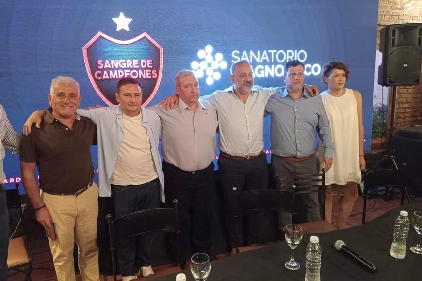 El doctor Gabriel Somaglia, Nelson Agoglia, Ricardo Luciani, Ariel Utrera, Alejandro Pirola y Luján Monzón, quien será una de las presencias permanentes que tendrá Colón en Afa si es que Sangre de Campeones es vencedora en las elecciones.