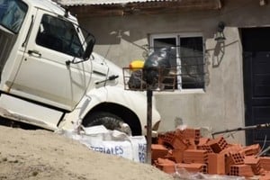 Tragedia en Chubut: un camionero murió atropellado por su propio vehículo