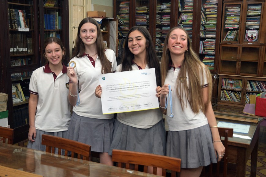 Itatí Ríos Dalla Fontana, Elena Camuñas, Ernestina Marani y María del Pilar Fornara integraron uno de los grupos que obtuvo medalla de oro. Foto: Guillermo Di Salvatore