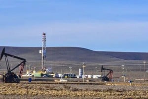 Cerro Dragón y Manantiales Behr, dos de los yacimientos ubicados en el sur de Chubut, provincia que firmó la quita de retenciones al convencional.