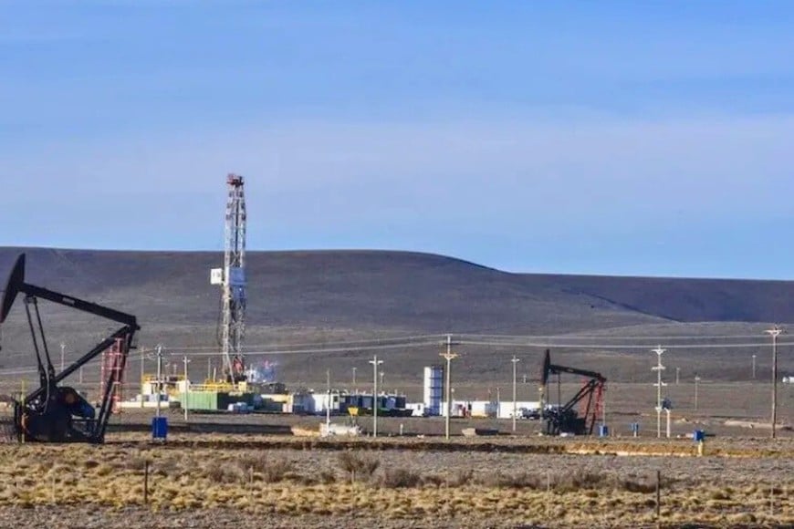Cerro Dragón y Manantiales Behr, dos de los yacimientos ubicados en el sur de Chubut, provincia que firmó la quita de retenciones al convencional.