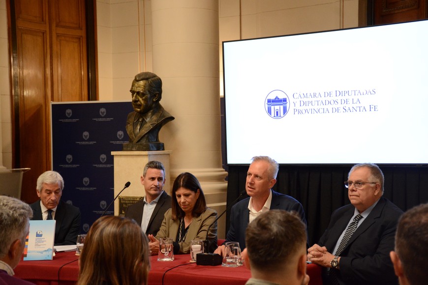 La obra digital busca ampliar el debate público sobre el sector hídrico. Crédito: Gentileza Cámara de Senadores.