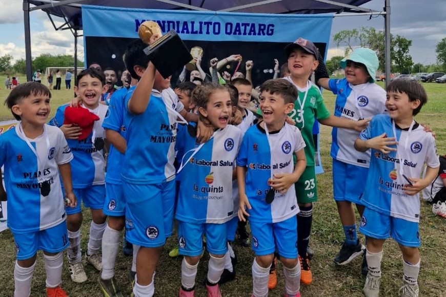 Colores, sonrisas y abrazos marcaron la cuarta edición del Mundialito Qatar.