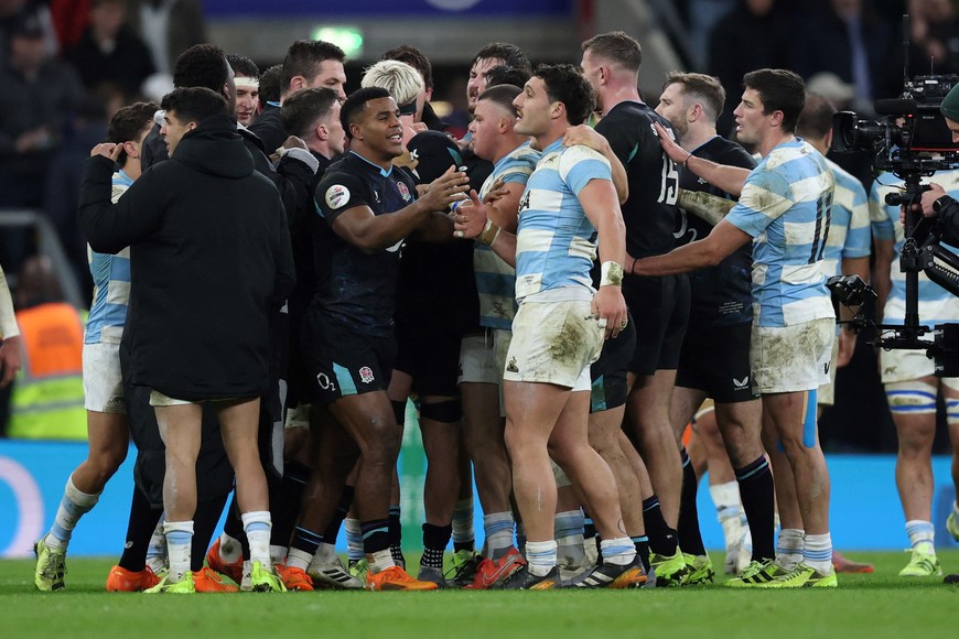 Rugby Union - Autumn Internationals - England v Argentina - Allianz Stadium, Twickenham, London, Britain - November 23, 2025
England and Argentina players after the match Action Images via Reuters/Paul Childs