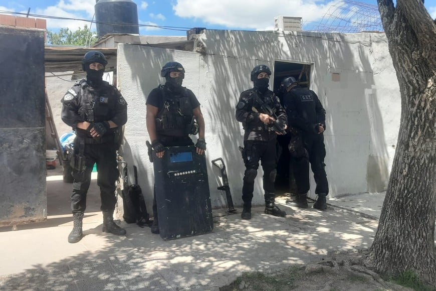 Balearon a un vecino y los descubrieron por las cámaras