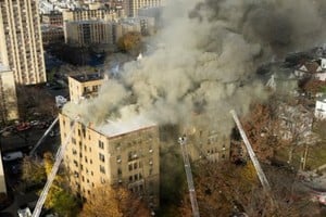 El incendio se inició en la cocina de un piso superior.