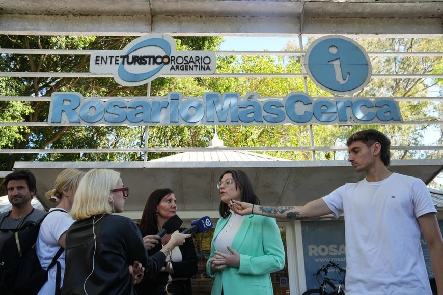 Encuentro oficial para informar sobre el impacto económico y la ocupación hotelera en Santa Fe.