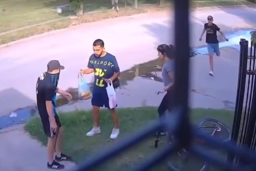 Madre y su hijo quedaron en shock tras un robo piraña en Córdoba capital.