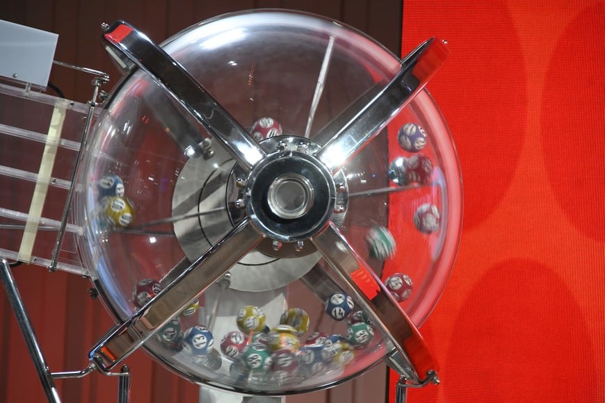 Sorteo del Quini 6. Crédito: Manuel Fabatía