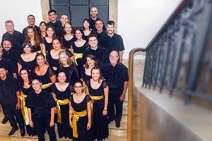 El coro que ya se volvió emblemático a nivel local. Foto: Gentileza producción