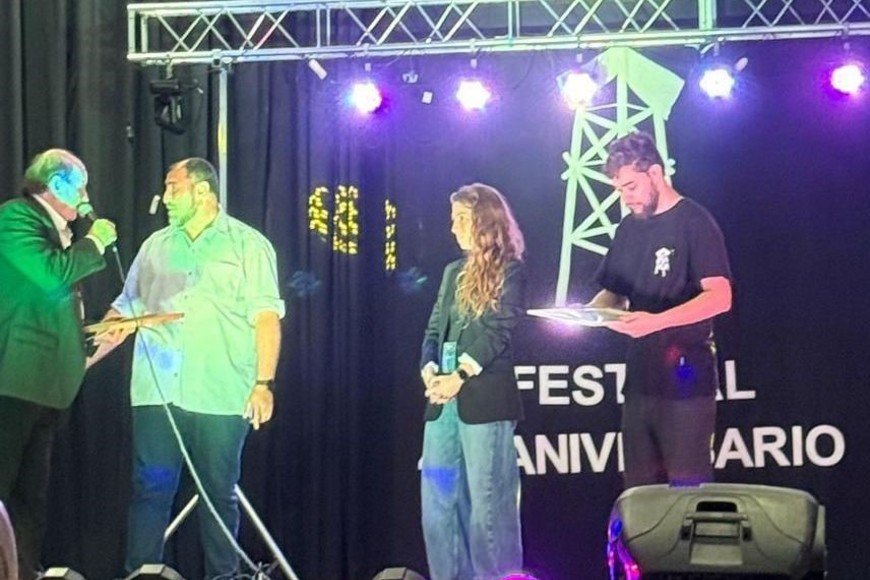 “Celebrar nuestra cultura, encontrarnos y seguir recorriendo juntos es el camino para construir una provincia más cerca de su gente. Cada lugar visitado reafirma la importancia de seguir estando presentes donde las transformaciones comienzan: en los pueblos, sus instituciones y en la vida cotidiana de sus vecinos”, completó la diputada provincial Sofía Galnares.