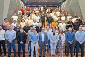 La jornada reunió a choferes profesionales, autoridades provinciales y representantes gremiales.