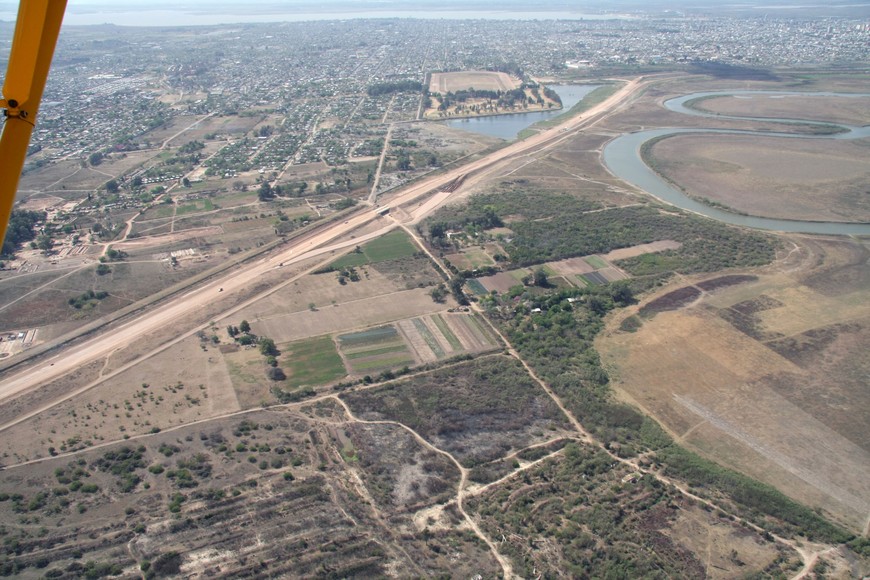La zona, vista desde un avión mientras se construía la circunvalación. Amancio Alem / Archivo.