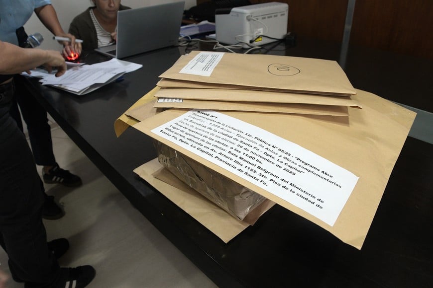Hubo 10 empresas que presentaron sus ofertas económicas. Foto: Guillermo Di Salvatore