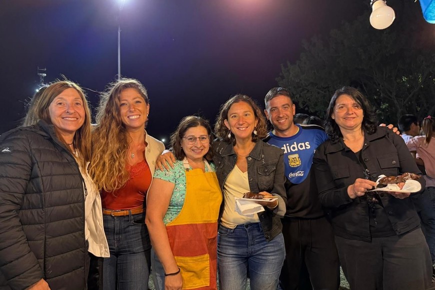 “Celebrar nuestra cultura, encontrarnos y seguir recorriendo juntos es el camino para construir una provincia más cerca de su gente. Cada lugar visitado reafirma la importancia de seguir estando presentes donde las transformaciones comienzan: en los pueblos, sus instituciones y en la vida cotidiana de sus vecinos”, completó la diputada provincial Sofía Galnares.