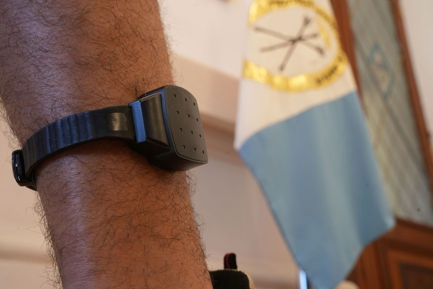 Los dispositivos de monitoreo.