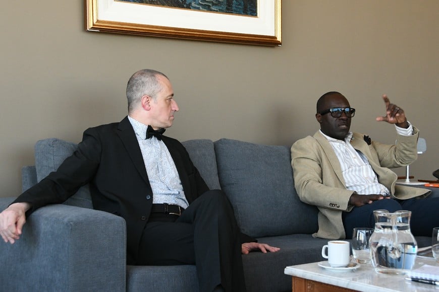 Fleury y Ndao, en una charla con fútbol y tango.