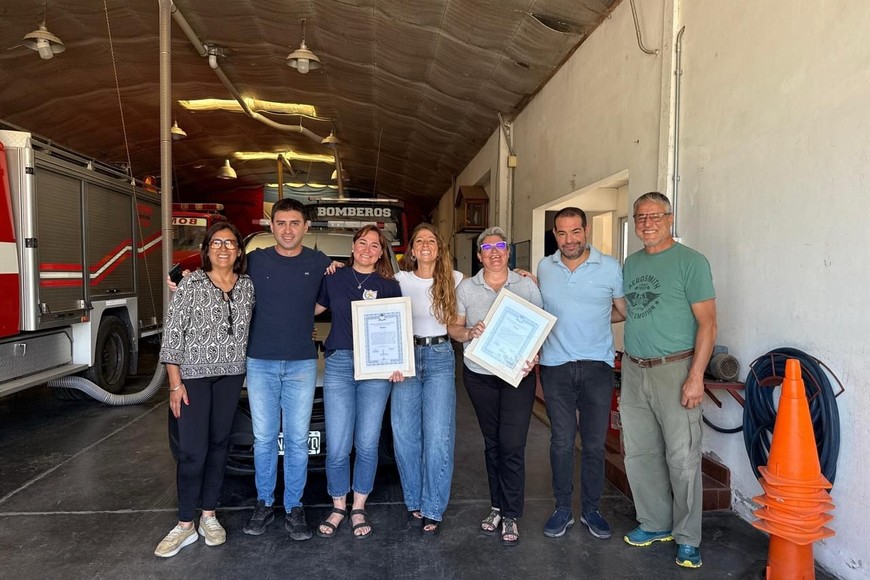 “Celebrar nuestra cultura, encontrarnos y seguir recorriendo juntos es el camino para construir una provincia más cerca de su gente. Cada lugar visitado reafirma la importancia de seguir estando presentes donde las transformaciones comienzan: en los pueblos, sus instituciones y en la vida cotidiana de sus vecinos”, completó la diputada provincial Sofía Galnares.