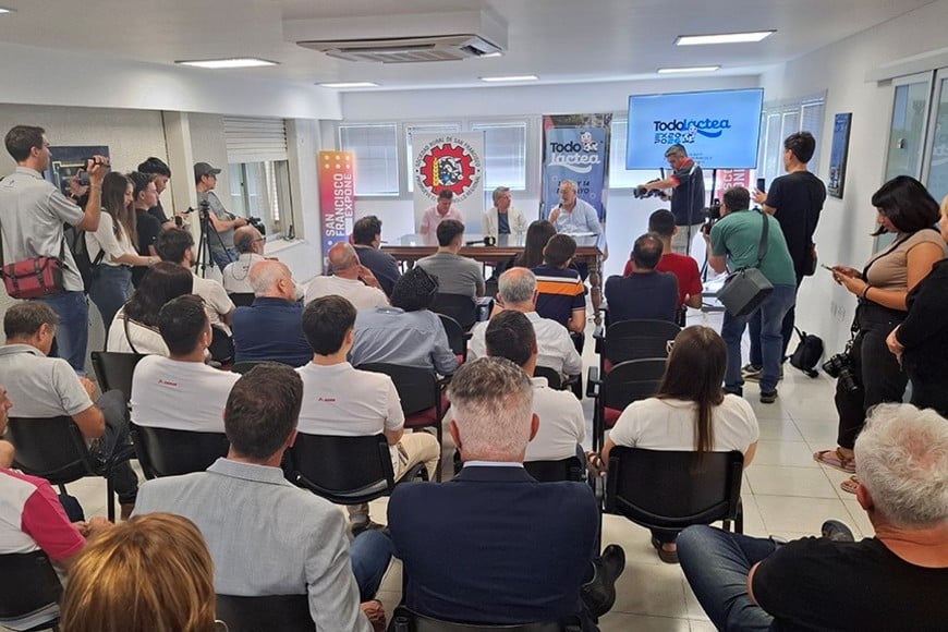 Es la Exposición Comercial, Industrial, de Servicios y Capacitación más importante de Argentina y el Cono Sur que refleja a la cadena láctea.