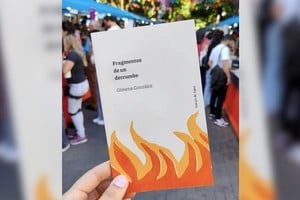 Portada del libro "Fragmentos de un derrumbe", ópera prima de Gimena González, donde ya se concentra una pulsión cardinal que atraviesa todos sus poemas.