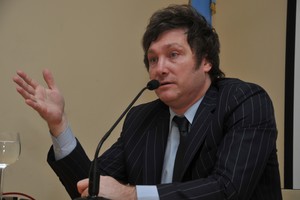 Javier Milei en 2017, durante su disertación en la Bolsa de Comercio de Santa Fe.