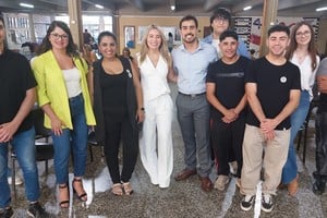 Violencia digital: jóvenes y especialistas protagonizaron una jornada clave en Vera