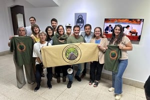 Recuperar y transformar la traza ferroviaria en un corredor lineal conectado con la Reserva Natural del Oeste.