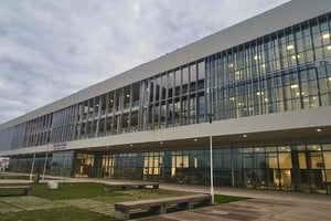 El hospital Dr. Jaime Ferré se inauguró este 28 de noviembre, siendo un hito en la salud del centro-oeste santafesino.