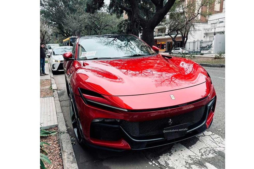 La foto es de julio, cuando frenó en Bv. Gálvez al 1700. Gentileza @Exclusivos.santafe