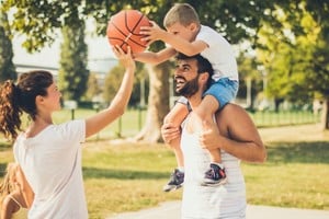 Momentos de juego compartido sin dispositivos como espacio de conexión auténtica.