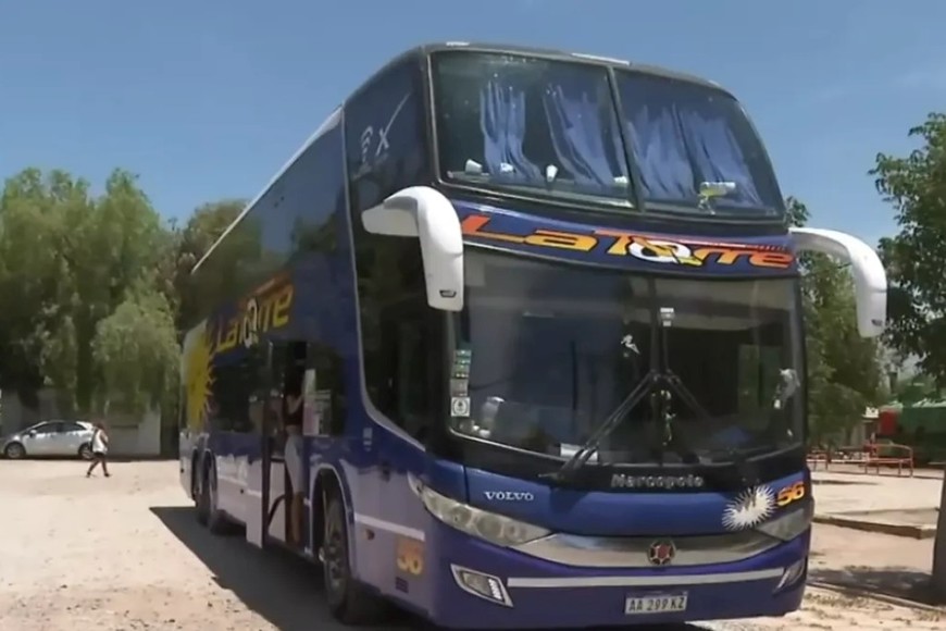 Cinco delincuentes golpearon a los choferes.