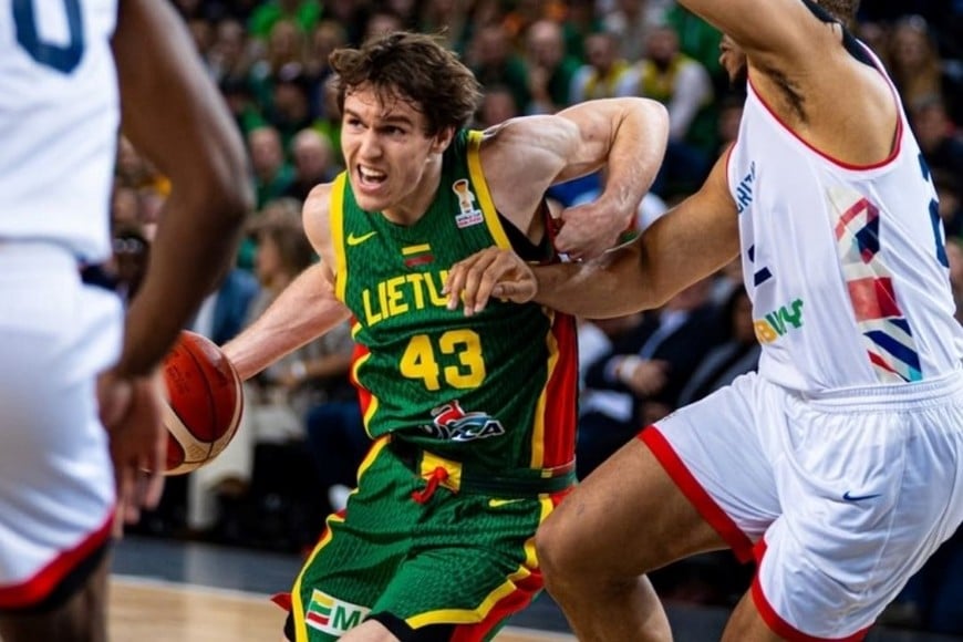 La FIBA comparó la remontada con hazañas de Miller y McGrady en la NBA.