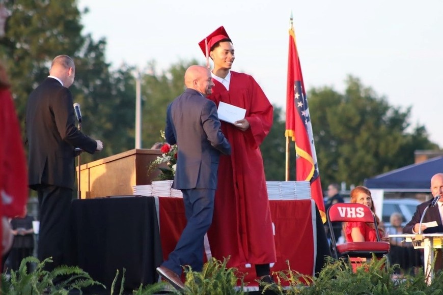 Ethan Dietz, de 2,03 metros, era uno de los jugadores más queridos del campus. Tenía 20 años.