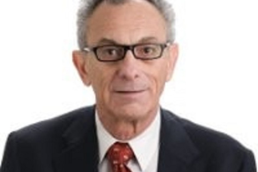 Profesor Ricardo Varsano. Destacado economista, docente y escritor brasileño, ideólogo del Modelo del Pequeño Bote.