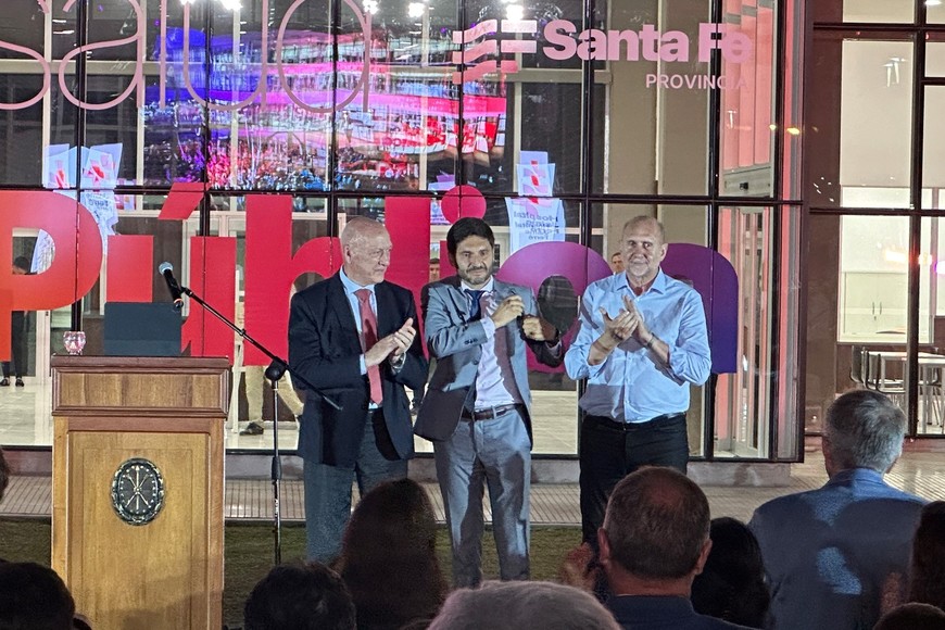 Maximiliano Pullaro en la inauguración del nuevo Hospital de Rafaela. Foto: Radio Rafaela