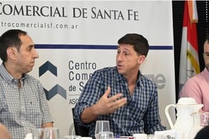 Paco Garibaldi durante la presentación del proyecto ante comerciantes de la región.