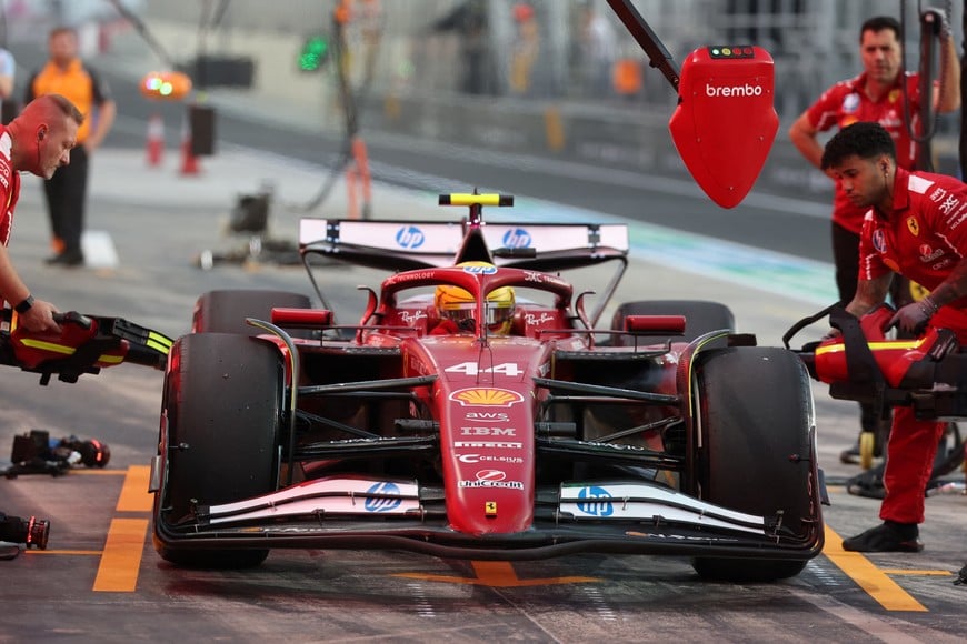 Formula One F1 - Qatar Grand Prix - Lusail International Circuit, Lusail, Qatar - November 28, 2025
Ferrari's Lewis Hamilton during practice REUTERS/Thaier Al-Sudani
